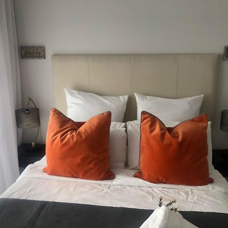 Luxurious Waterfall 1 Bedroom Condo With Free Uncapped Wifi ミッドラント エクステリア 写真