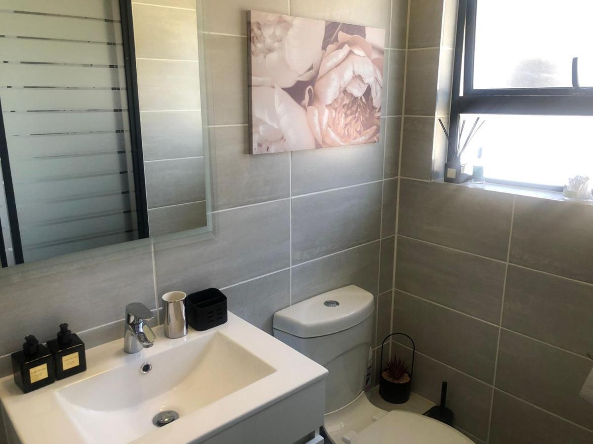 Luxurious Waterfall 1 Bedroom Condo With Free Uncapped Wifi ミッドラント エクステリア 写真